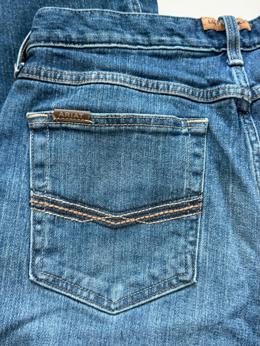 Ariat Men's Bootcut Jeans in Dark Blue Denim - Picture 5 of 8